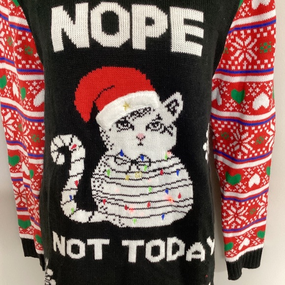 Women’s Black Holiday Cat Blinking Lights Long Sleeves Hearts Knit Sweater - Picture 2 of 5